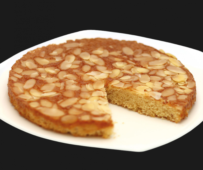 la-fabrique-gourmande-gateau-amandes-fond-noir